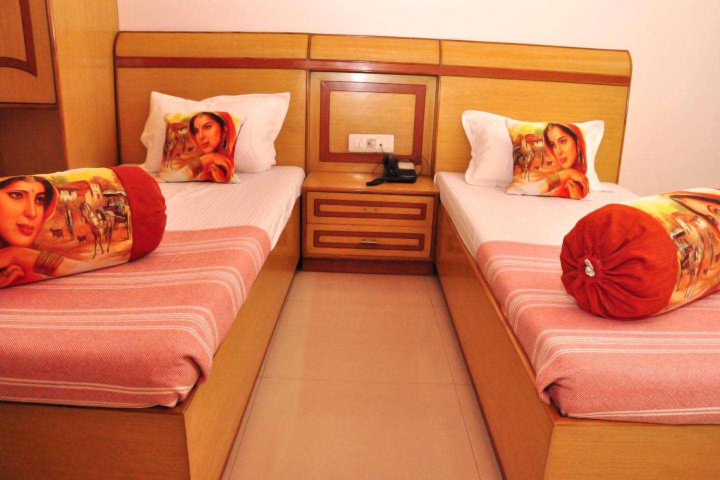 Hotel Blue Bell - Karol Bagh New Delhi Экстерьер фото