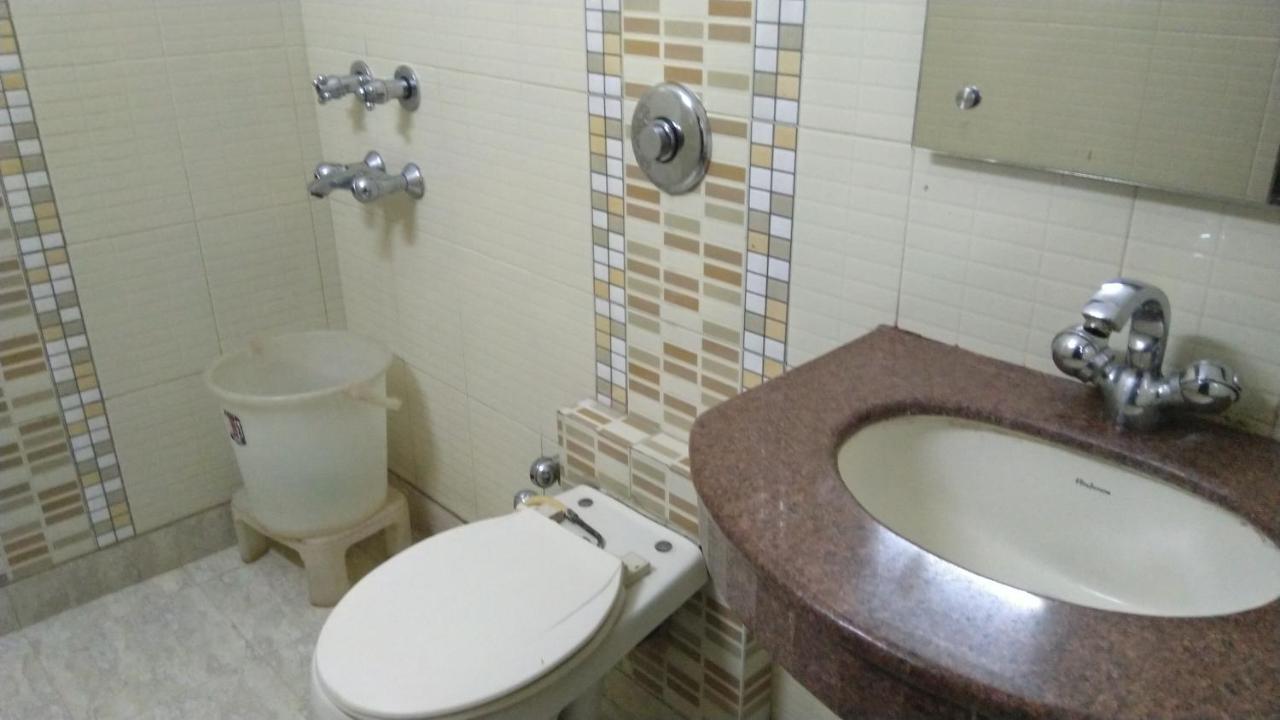 Hotel Blue Bell - Karol Bagh New Delhi Экстерьер фото